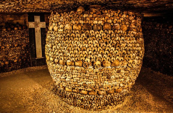 Pourquoi visiter les catacombes de Paris ?